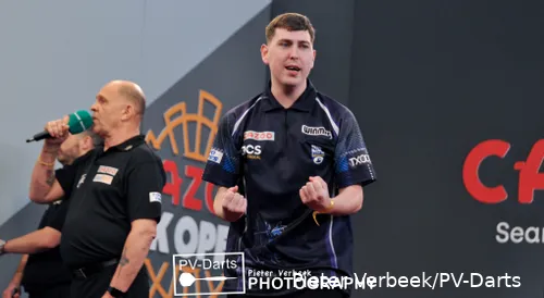 William Borland neemt het in de openingsronde van de Winmau World Masters op tegen Stephen Bunting