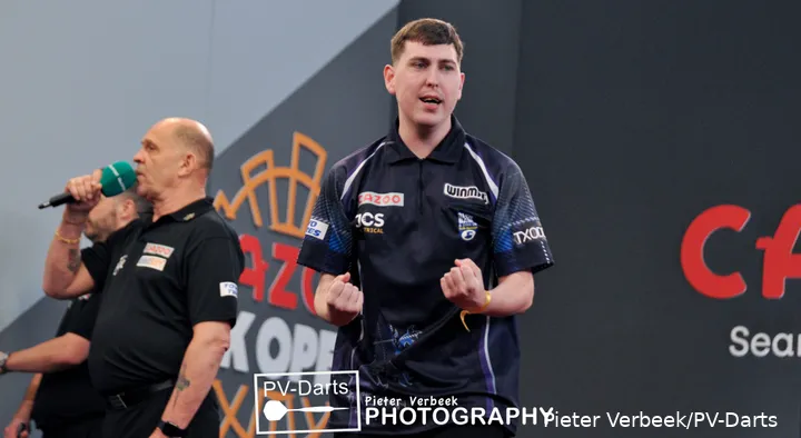 William Borland neemt het in de openingsronde van de Winmau World Masters op tegen Stephen Bunting