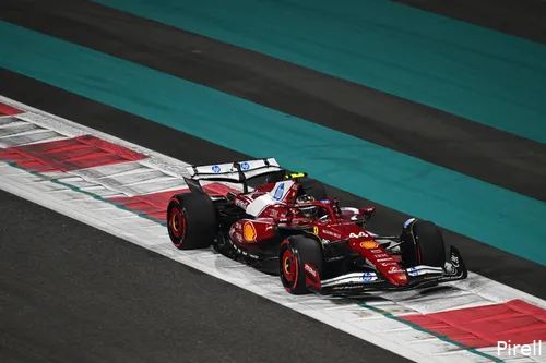 pirelli-ferrari-lewis-hamilton-gp-abu-dhabi-2025-zaterdag-3