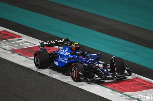 pirelli-williams-carlos-sainz-abu-dhabi-2025-zaterdag