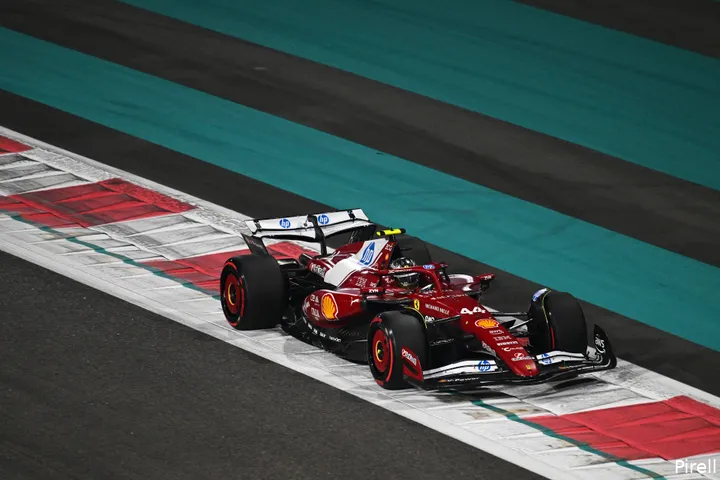 pirelli-ferrari-lewis-hamilton-gp-abu-dhabi-2025-zaterdag-3
