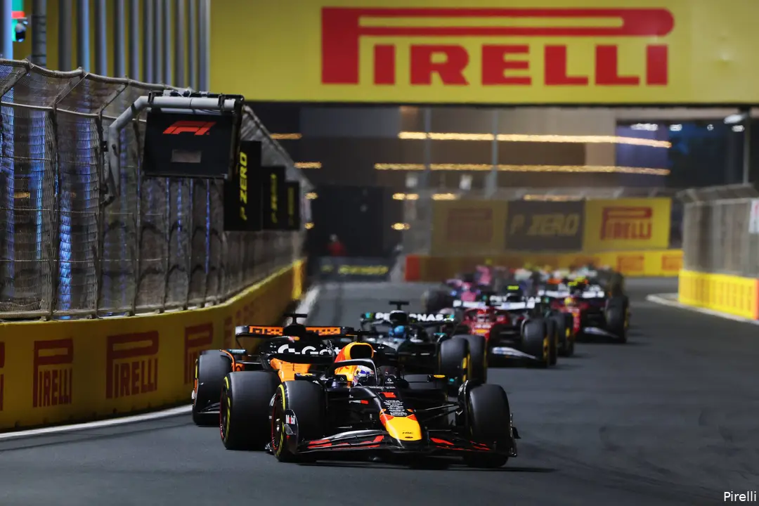 pirelli ferrari charles leclerc mclaren oscar piastri red bull racing max verstappen mercedes george russell gp saoedi arabie 2025 zondag