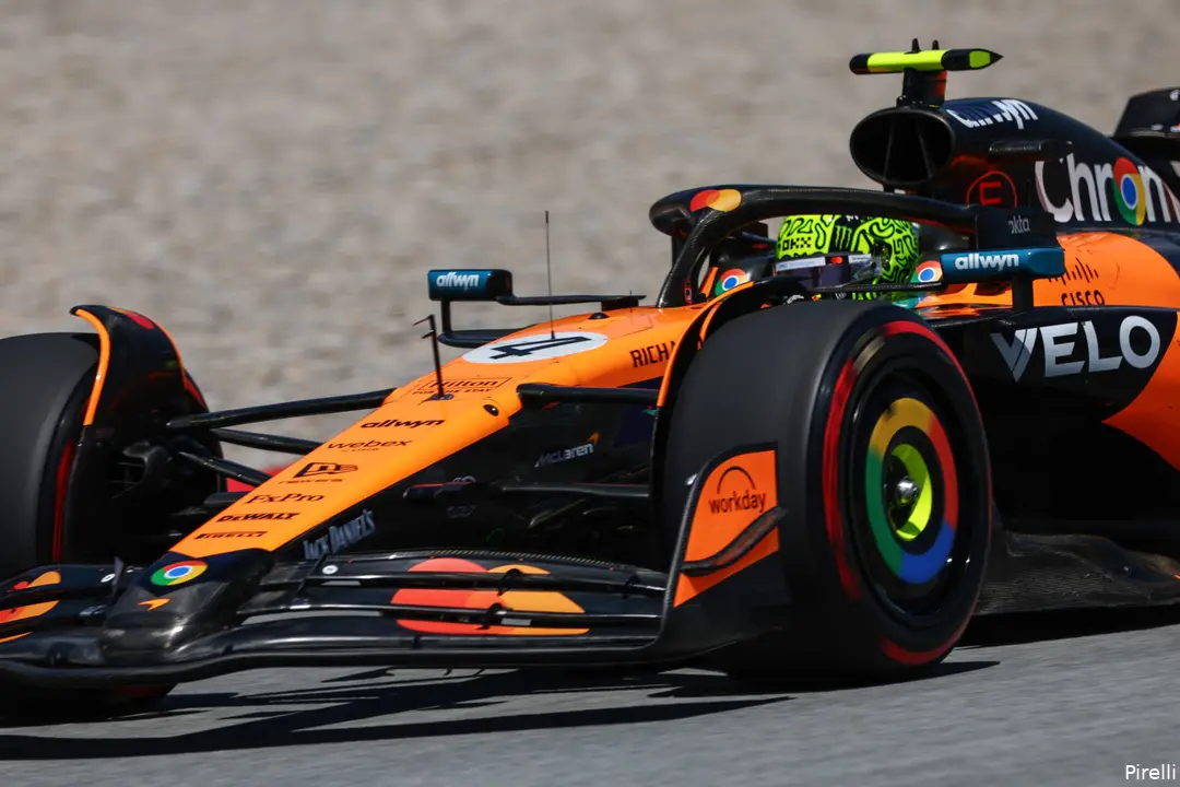 <i>Ook McLaren heeft een aangepaste vleugel.</i>