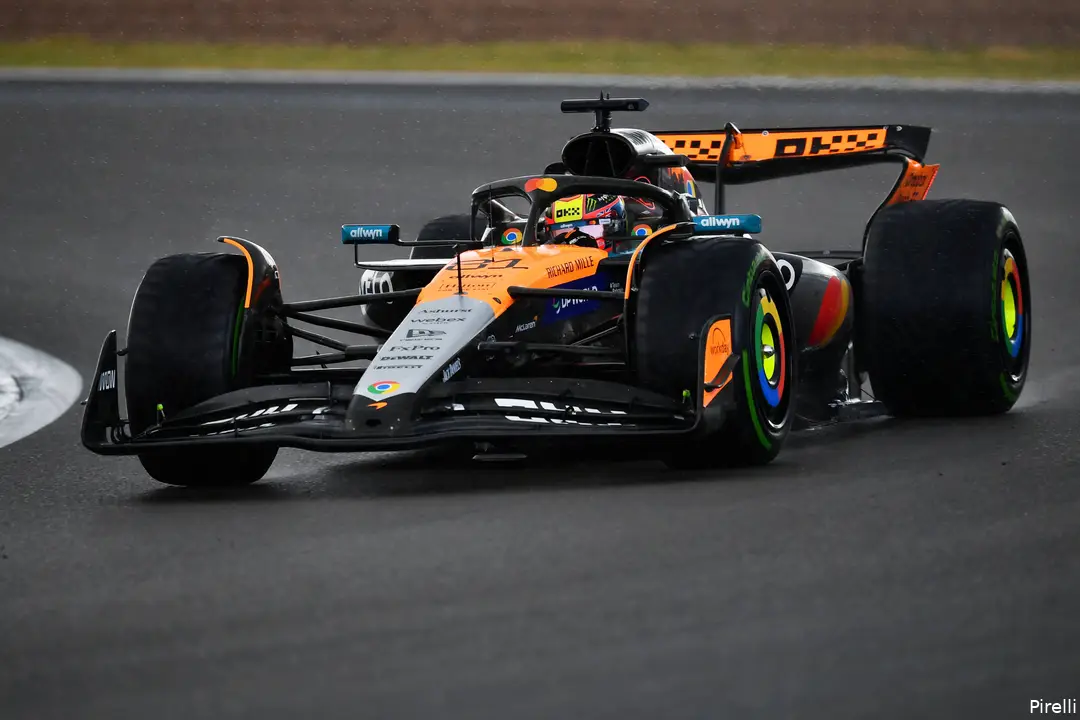 oscar piastri mclaren 2025 silverstone groot brittannie zondag race 1 pirelli