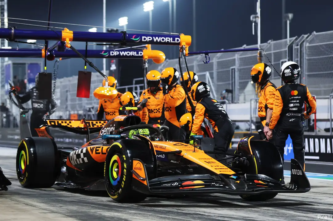 pirelli-lando-norris-mclaren-gp-qatar-2025-zondag