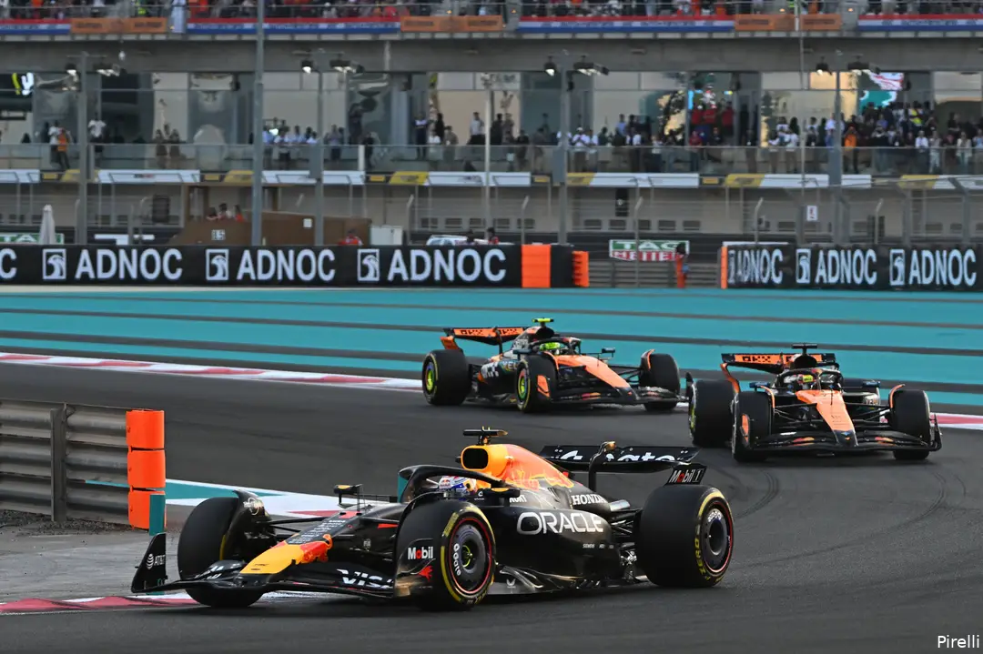 pirelli-max-verstappen-red-bull-racing-gp-abu-dhabi-2025-zondag-mclaren-oscar-piastri-lando-norris-2