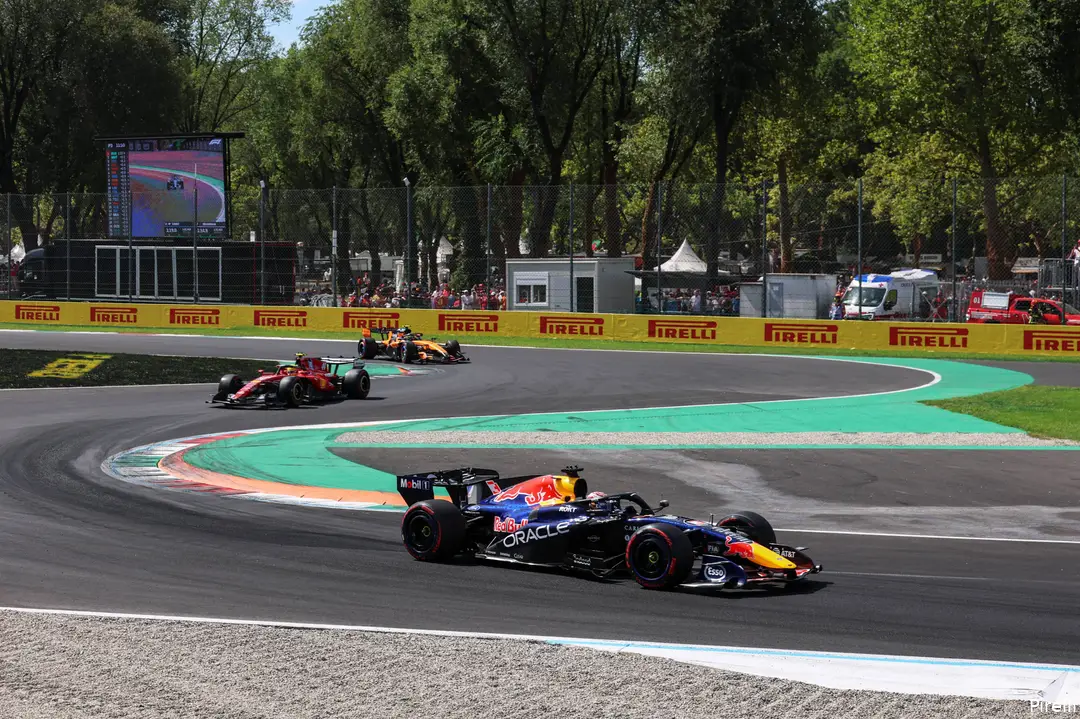 max-verstappen-lewis-hamilton-lando-norris-mclaren-red-bull-racin-ferrari-italië-11-saturday-monza-2026