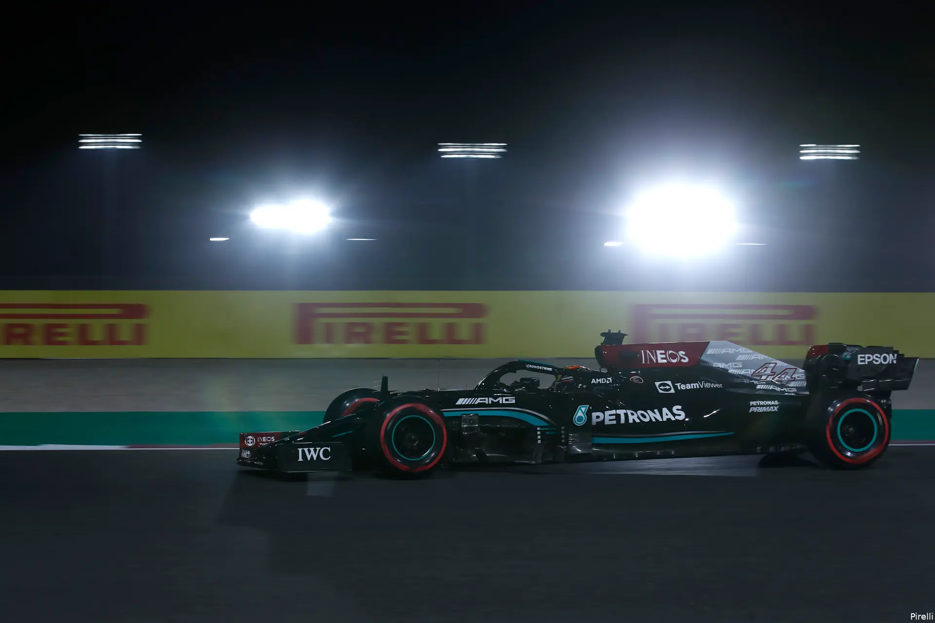lewis hamilton mercedes qatar
