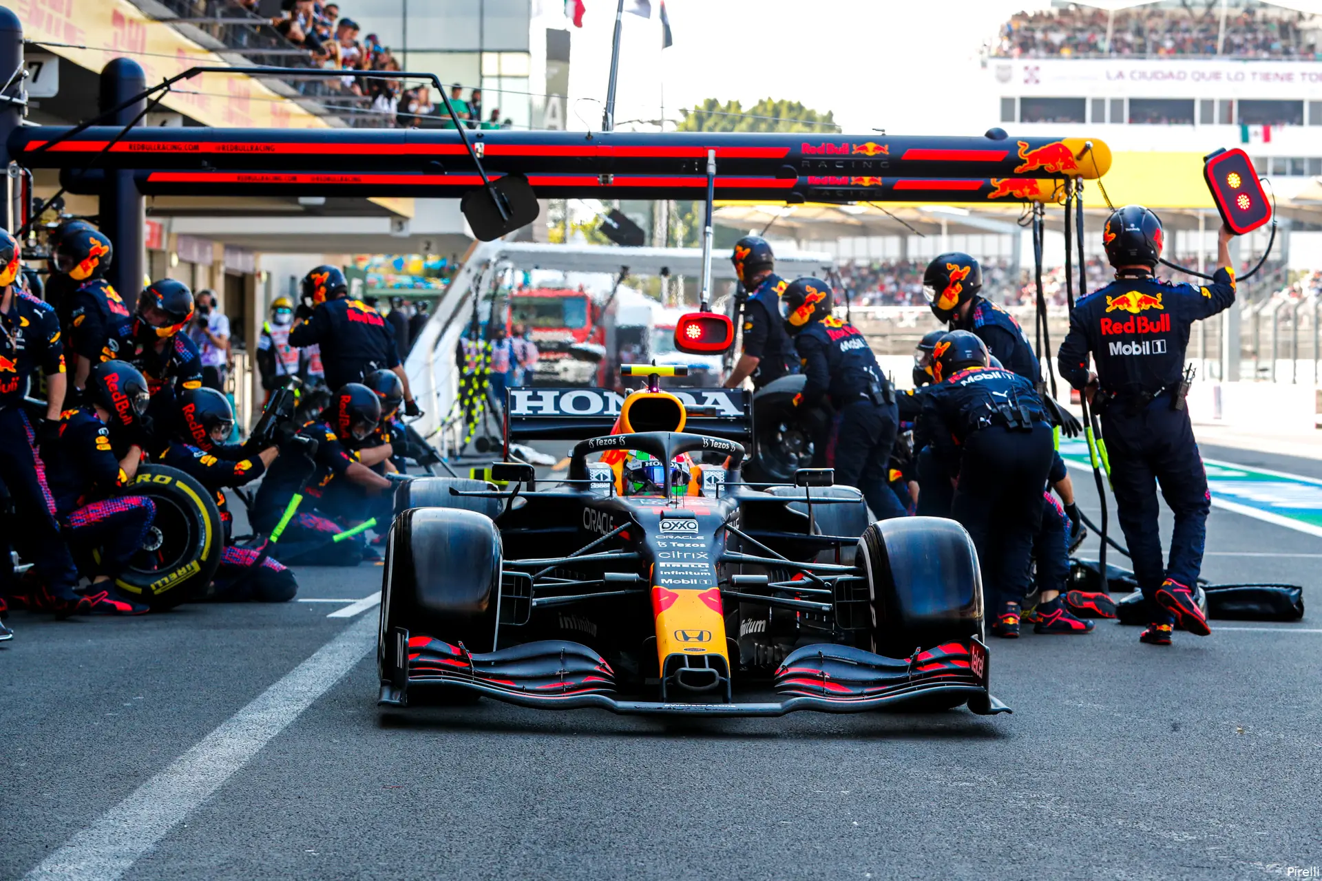 red bull pitstop verstappen mexico