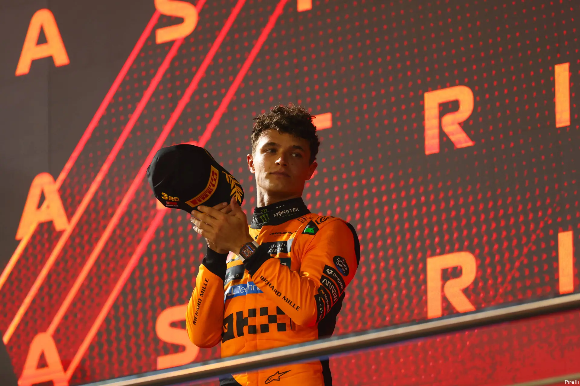 norris podium bahrein mclaren
