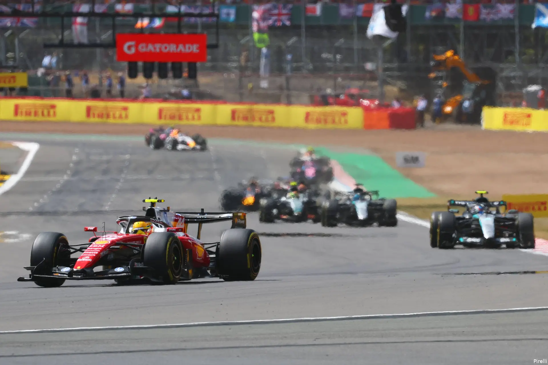 lewis-hamilton-ferrari-2026-zaterdag-sprintrace-groot-brittannie-start