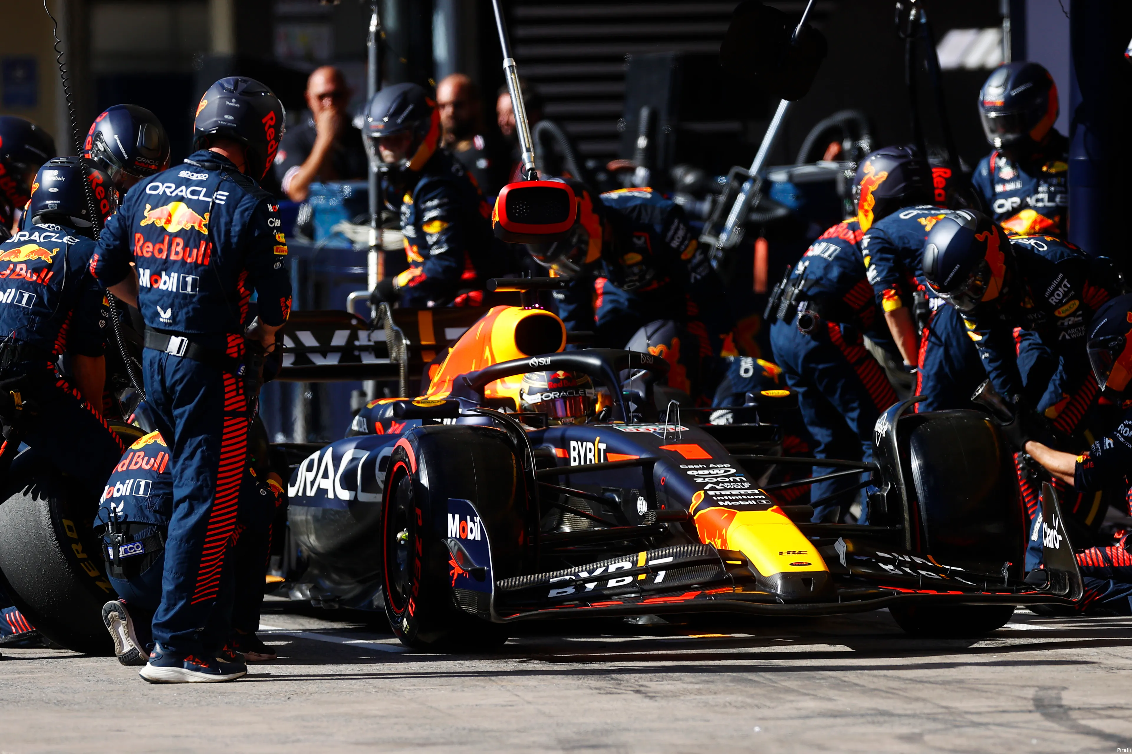 max verstappen red bull pitstop brazilie