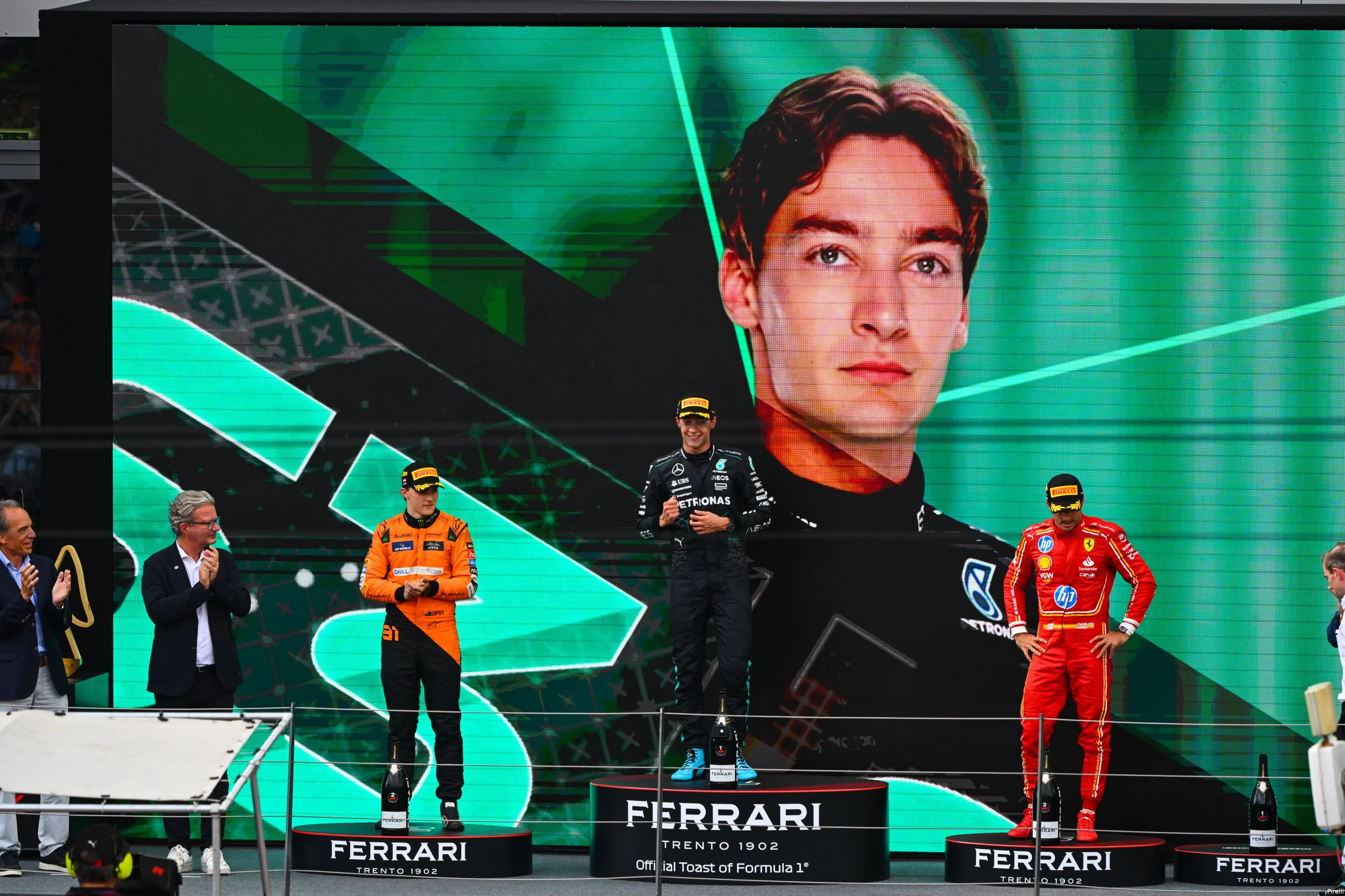 pirelli zondag oostenrijk 2024 george russell mercedes oscar piastri carlos sainz