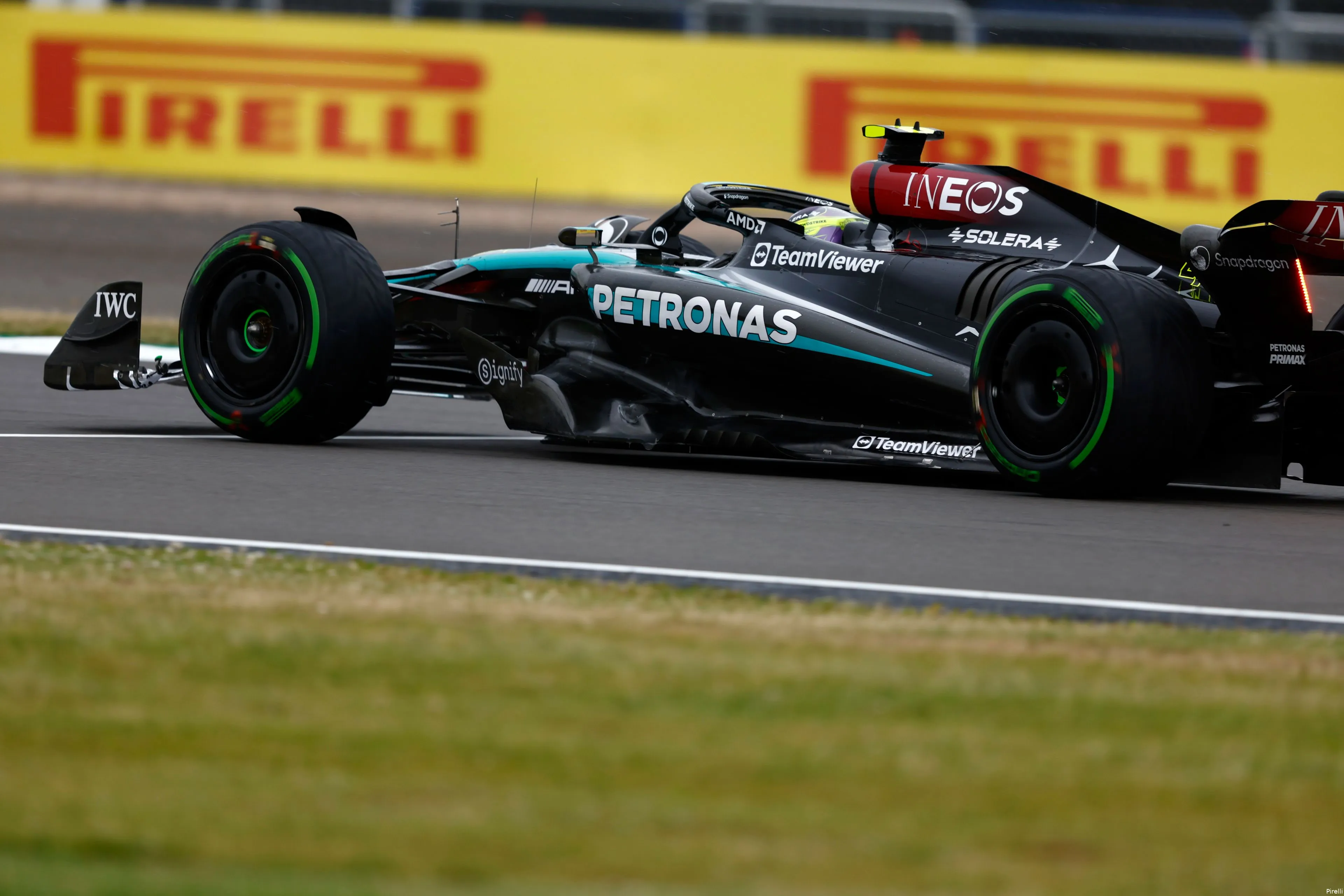 lewis hamilton mercedes pirelli groot brittannie vrijdag 2024