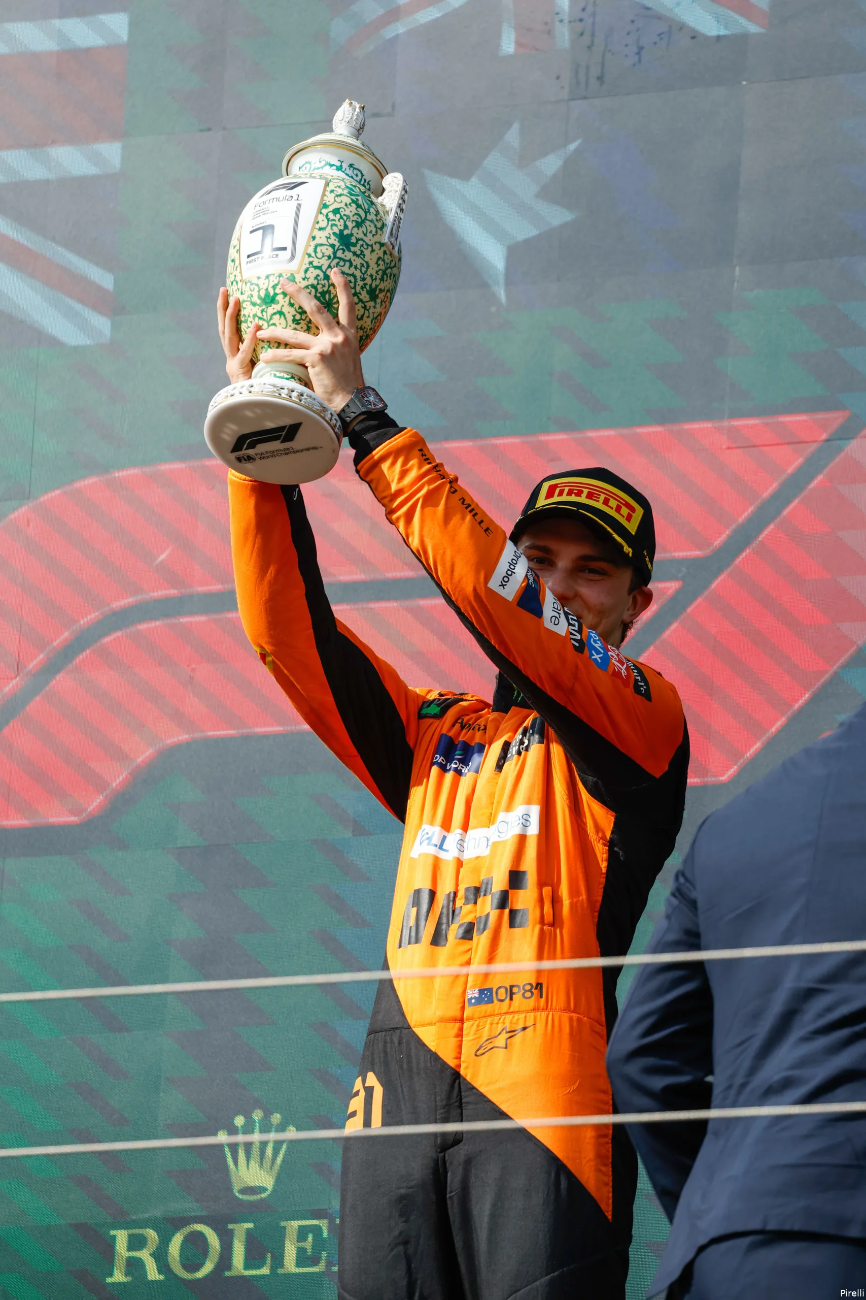 piastri win mclaren hongarije bokaal 2024