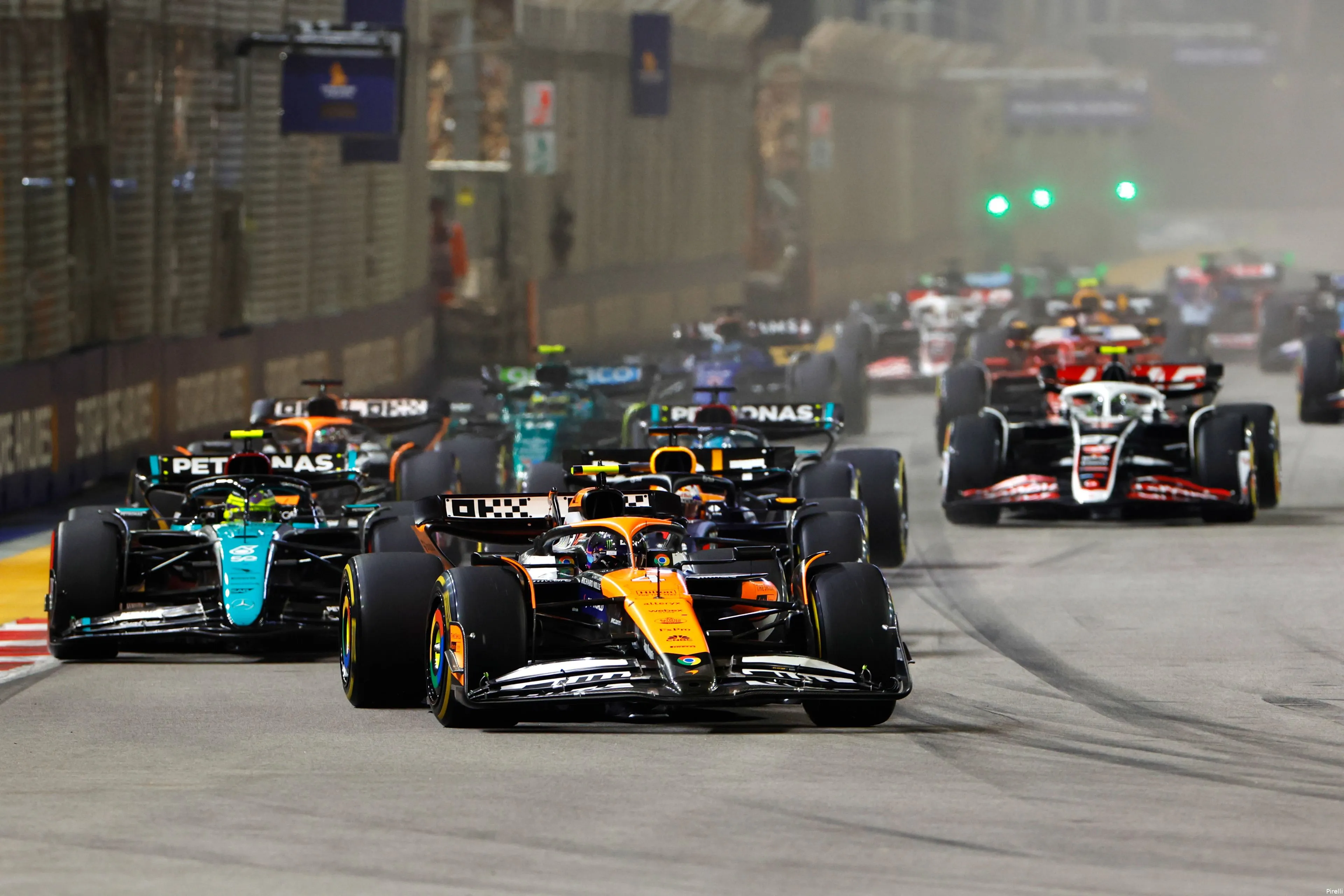 start singapore lando norris mclaren lewis hamilton mercedes max verstappen 15 sunday marina bay 2024