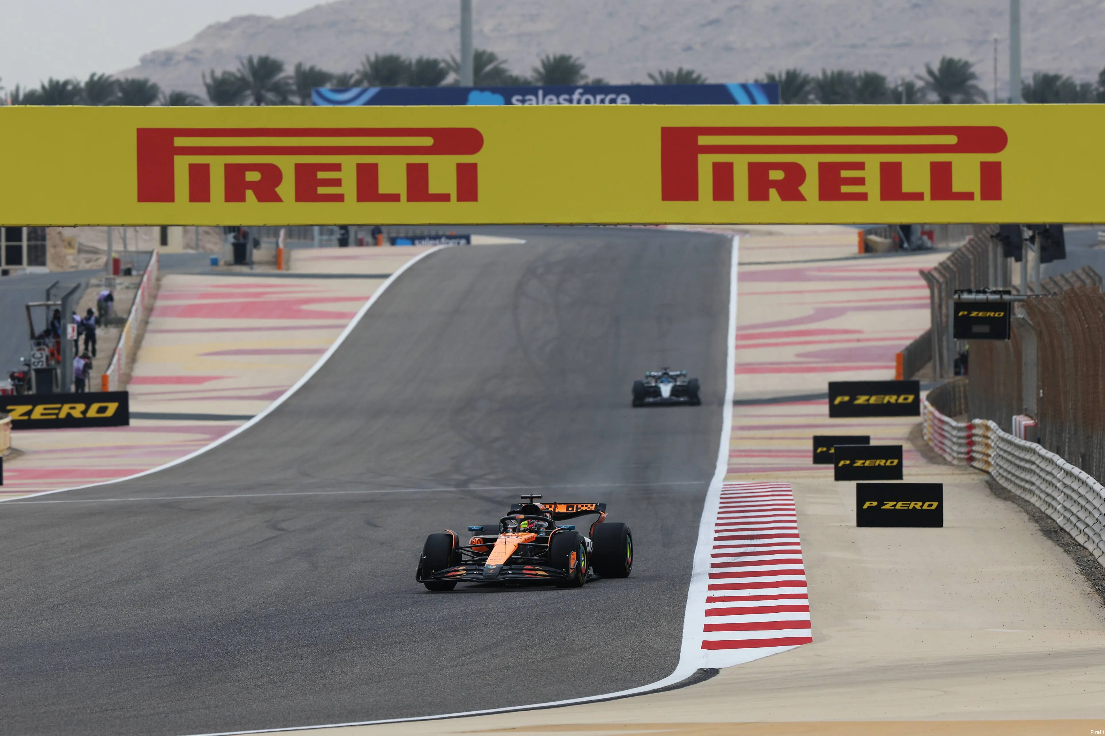 pirelli mclaren oscar piastri testdag 2 bahrein 2025 3