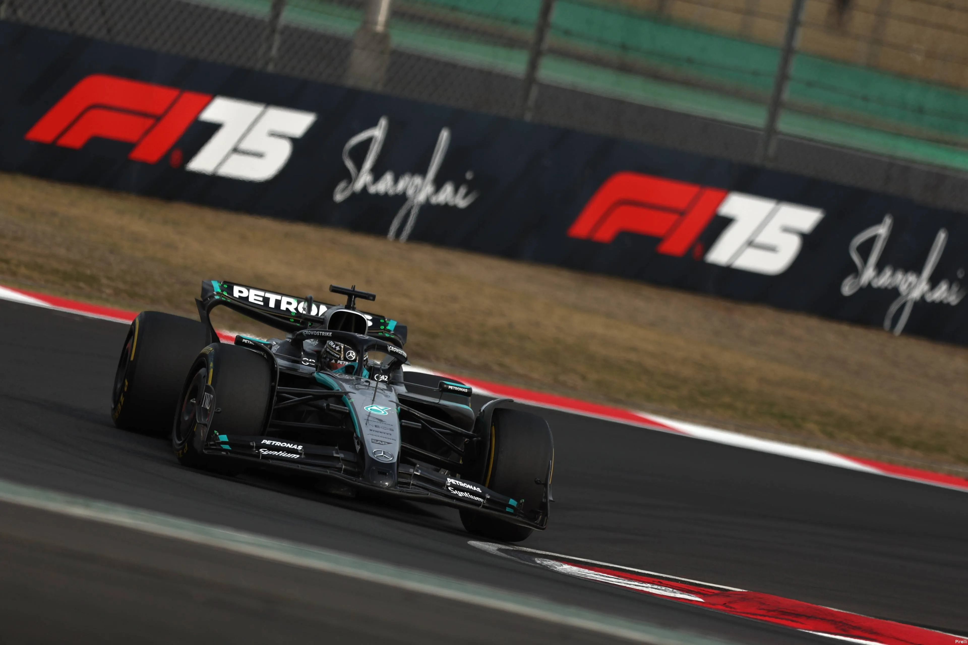 pirelli geroge russell mercedes zondag gp china 2025 2