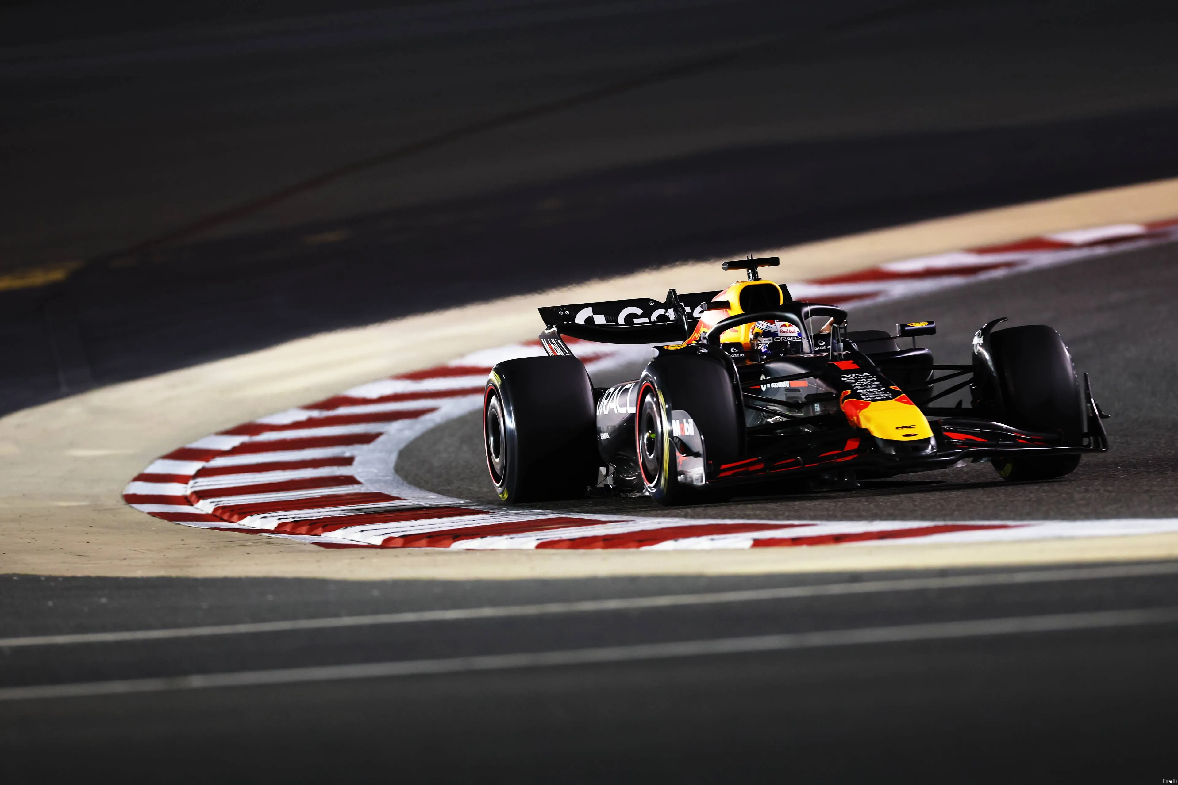 pirelli max verstappen red bull racing testdag 3 bahrein 2025 2