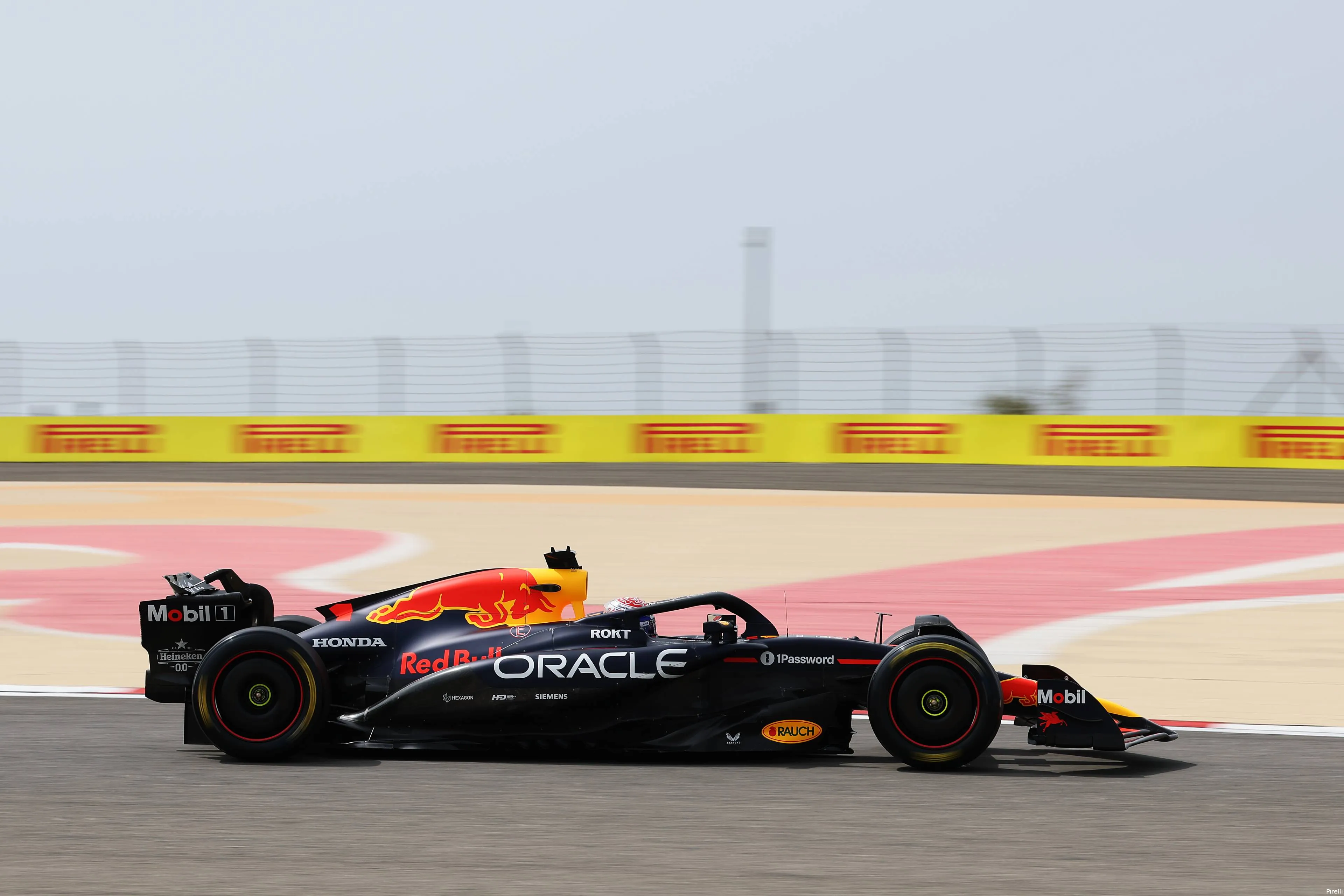 pirelli max verstappen red bull racing testdag 3 bahrein 2025