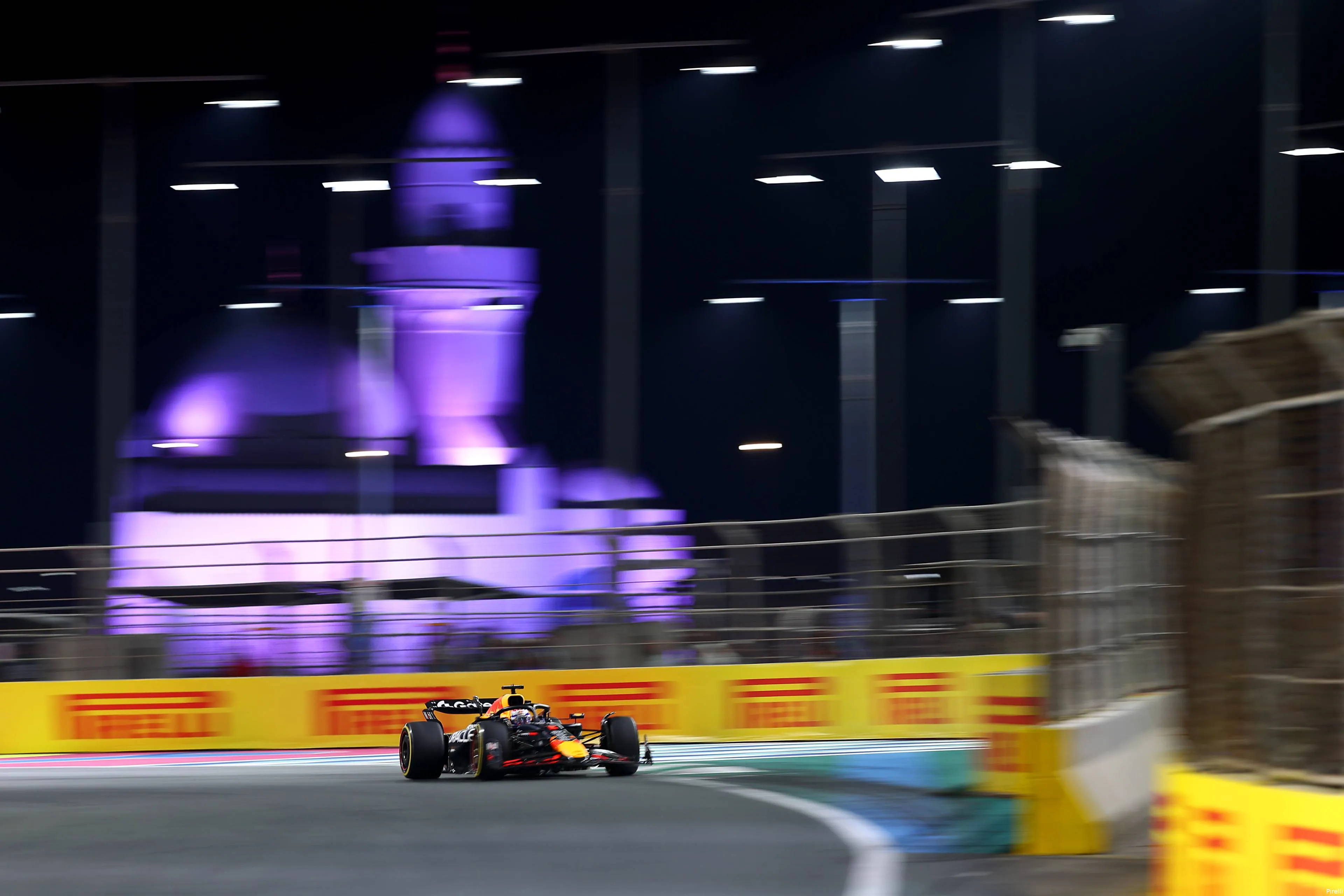 pirelli red bull racing max verstappen gp saoedi arabie 2025 zondag 3