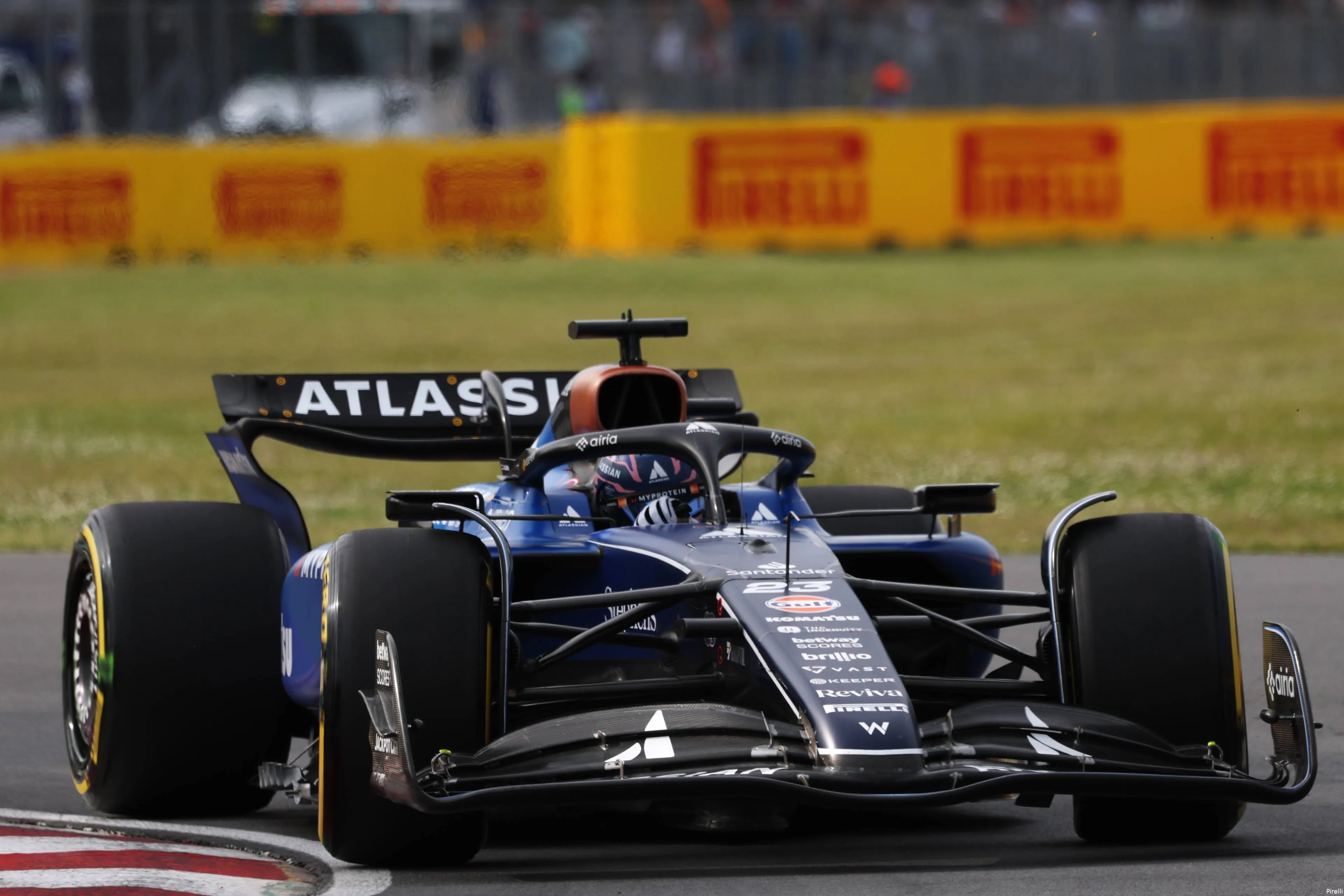 pirelli alexander albon williams gp canada 2025 vrijdag