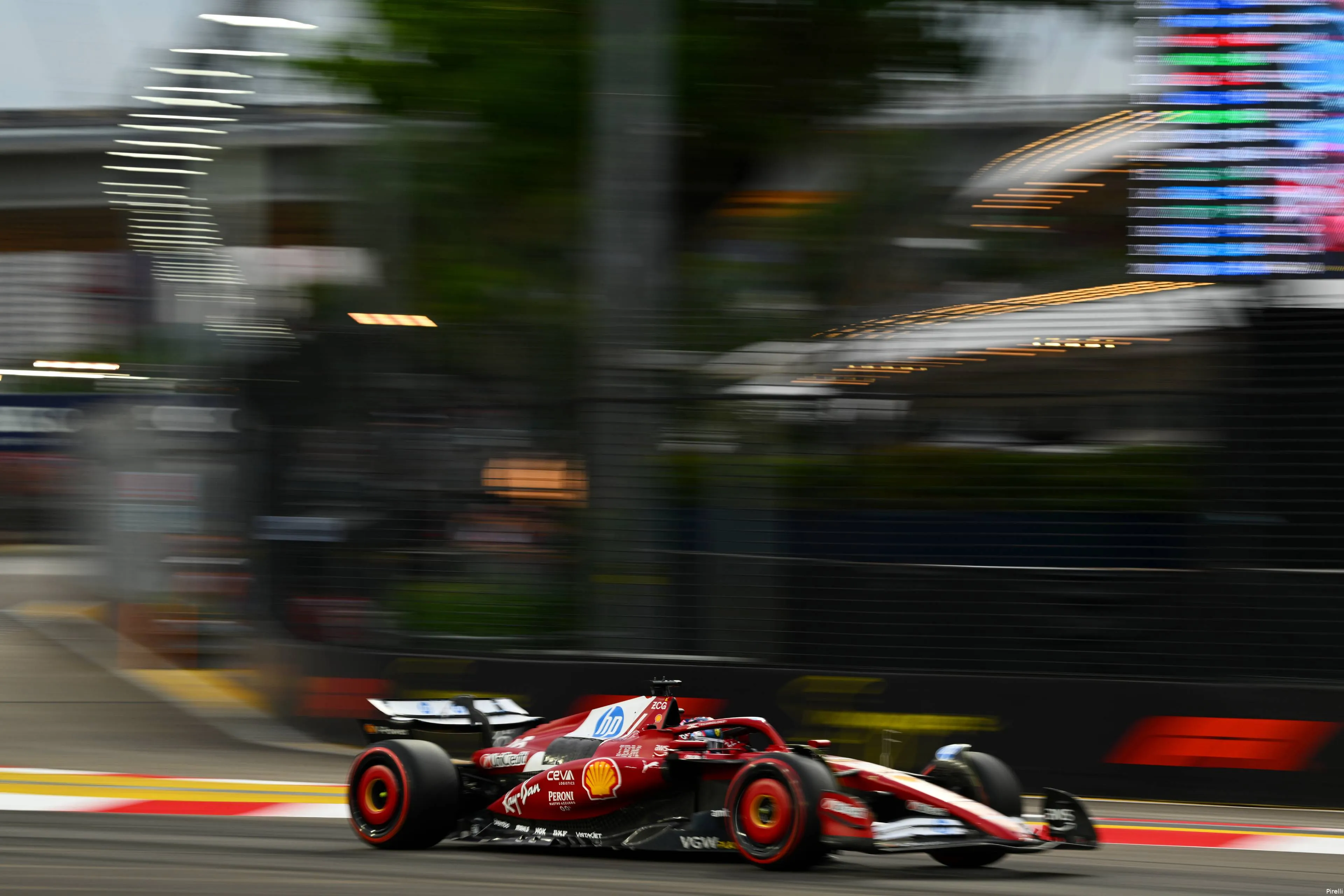 pirelli-charles-leclerc-ferrari-gp-singapore-2025-zaterdag-2