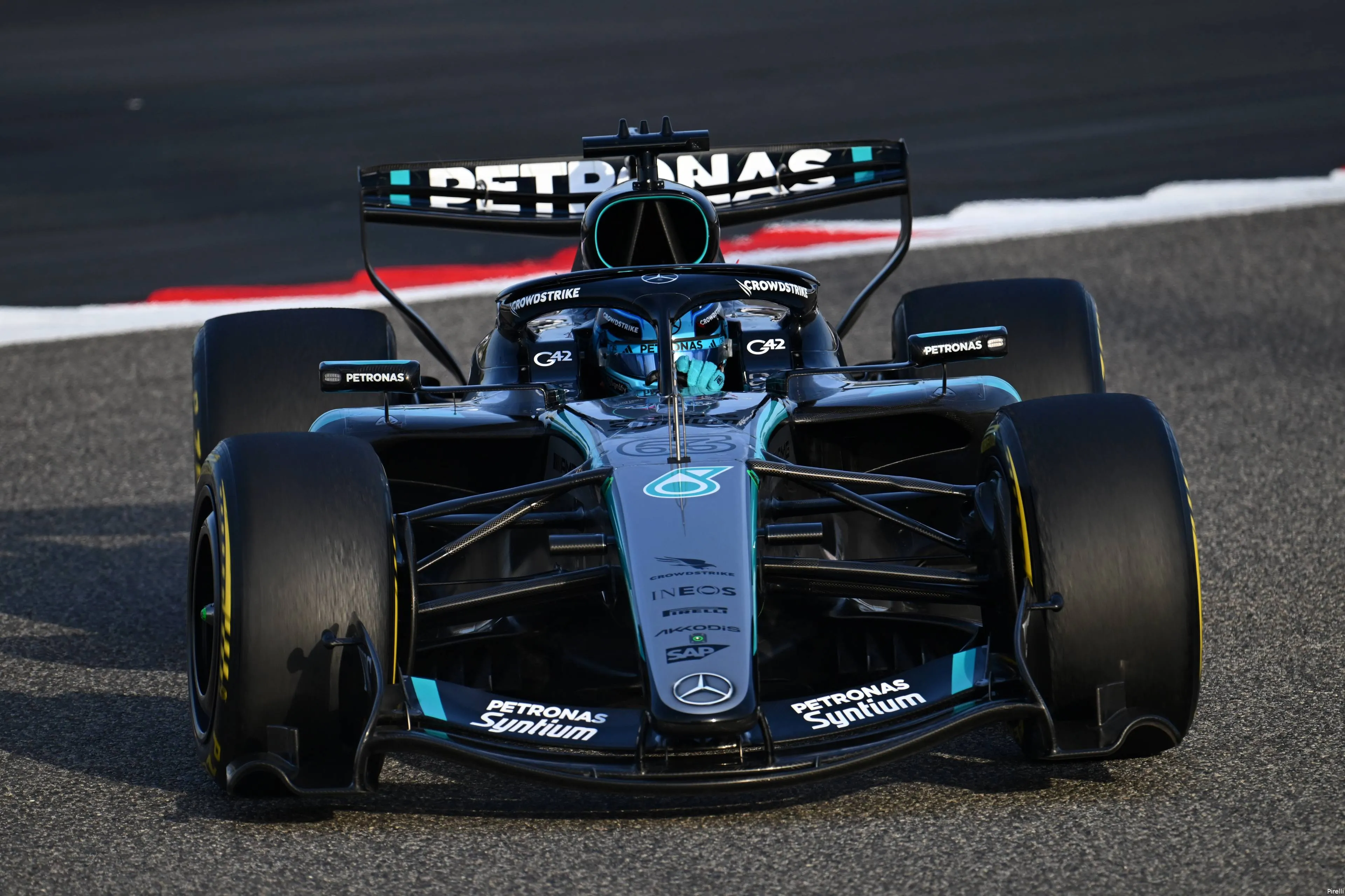 george-russell-mercedes-bahrein-wintertest-dag1-1