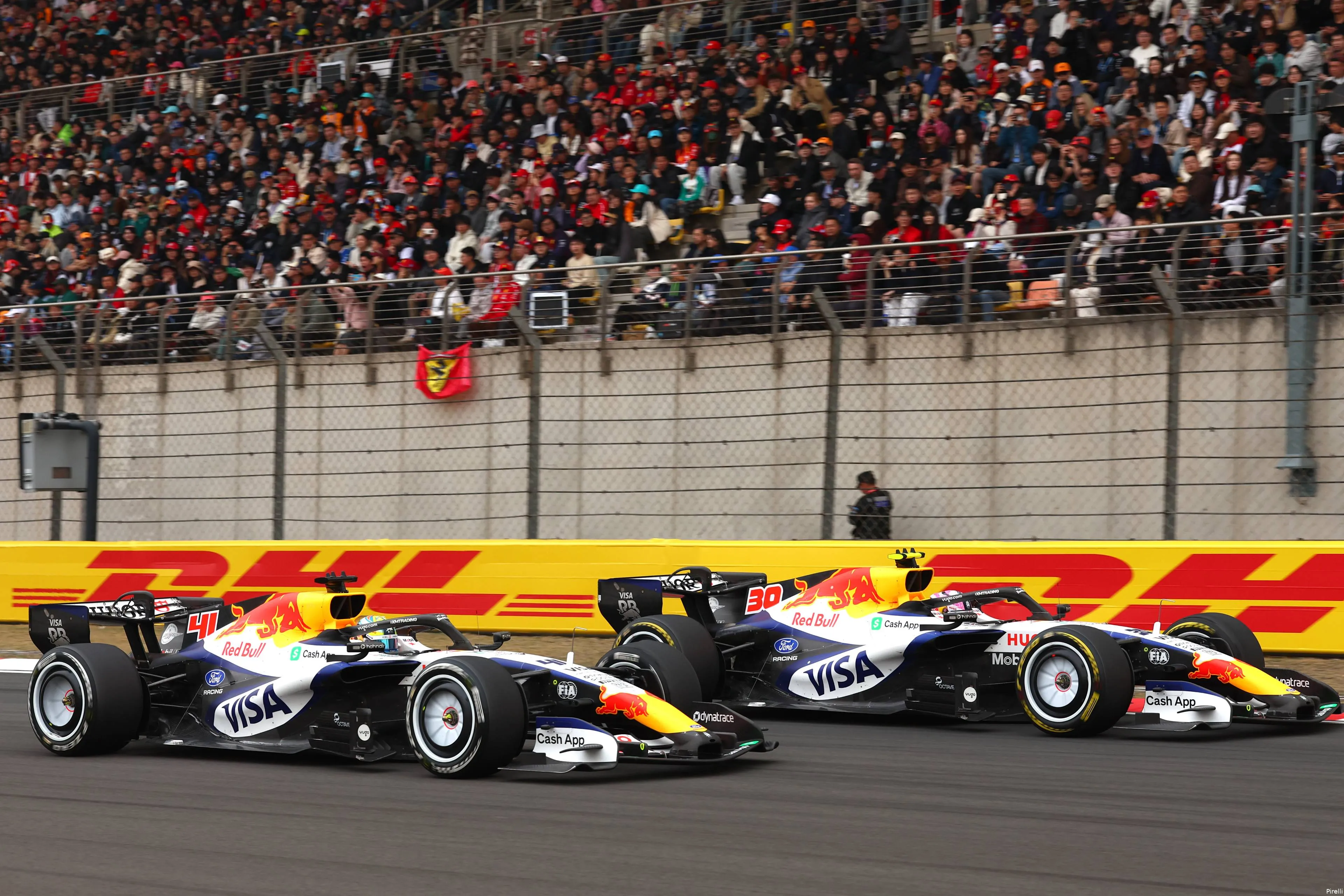 arvid-lindblad-liam-lawson-racing-bulls-2026-zondag-race-china-pirelli