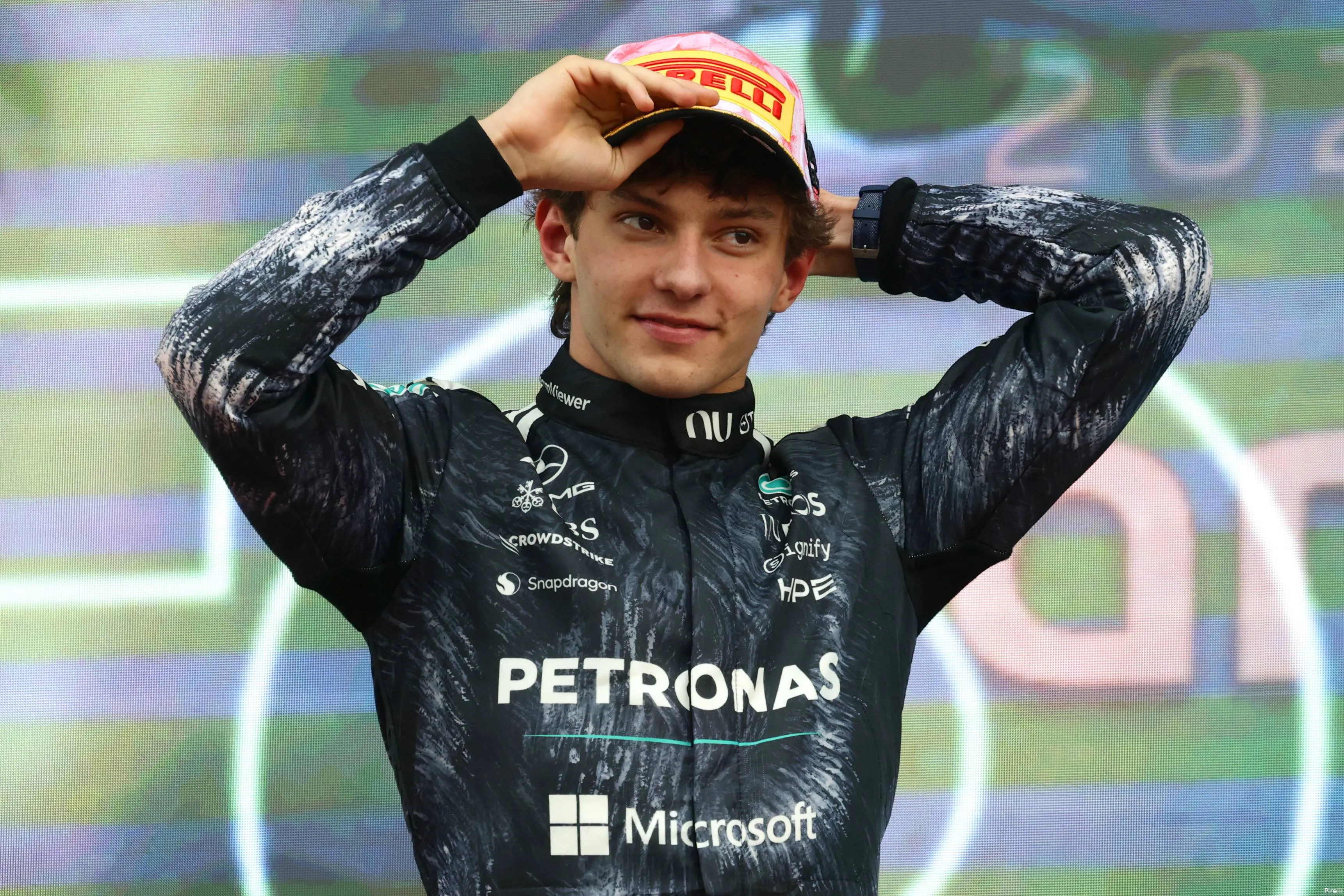 kimi-antonelli-mercedes-2026-pirelli-zondag-japan-race-podium