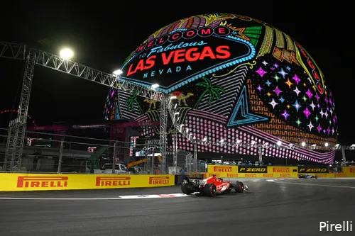 Charles
Leclerc rijdt op het Las Vegas Strip circuit, Kwalificatie, Grand Prix van Las
Vegas 2023 (Foto: Ferrari F1 Media)