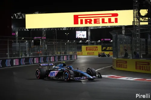 Pierre Gasly op weg naar een vijfde plek in de kwalificatie, Grand Prix Las vegas 2023.<br>