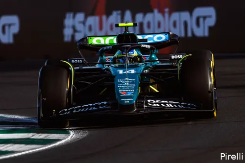 Fernando Alonso tijdens de kwalificatie voor de Grand Prix van Saoedi-Arabië, Jeddah Corniche Circuit, 2024