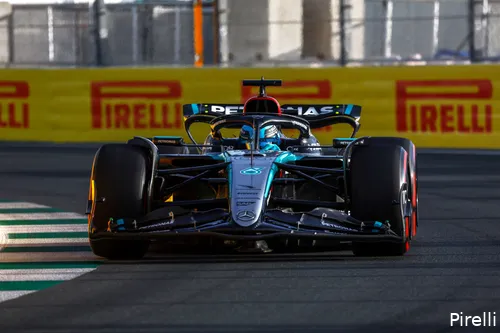 'Mercedes weet niet hoe ze een goede vloer moeten ontwerpen', luidt het oordeel van Anderson (Foto: Pirelli)<br>