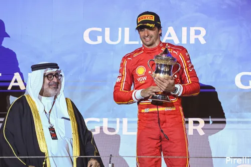 Met een sterke derde plek heeft Carlos Sainz zijn eerste podiumplek van het seizoen weten te bemachtigen voor Ferrari (Foto: Ferrari F1 Media)