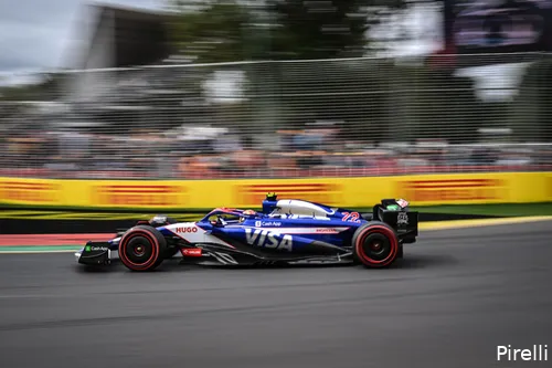 Yuki Tsunoda op weg naar een P8 in de kwalificatie voor de Grand Prix van Australië, 2024.