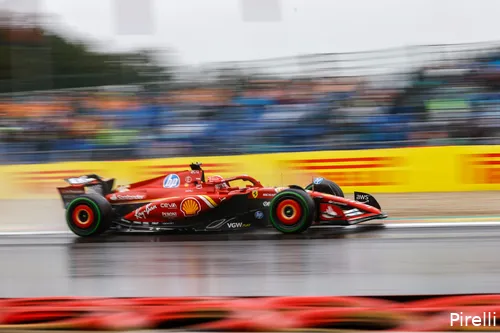 Leclerc zette zijn nieuwe set aan het einde van Q3 in en versloeg de Mercedessen.