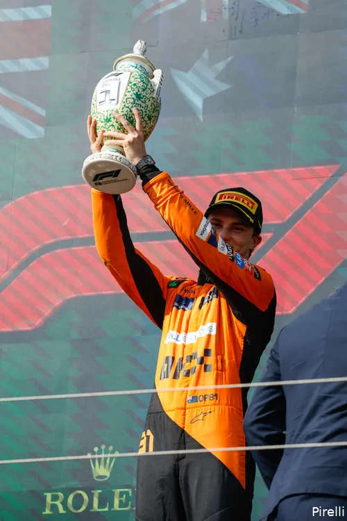 piastri win mclaren hongarije bokaal 2024