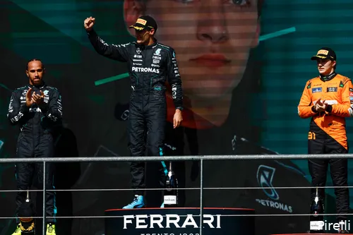 podium belgie oscar piastri lewis hamilton george russell