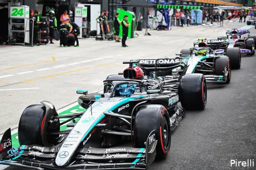 george russell mercedes lewis hamilton pitstraat 19 saturday zandvoort 2024