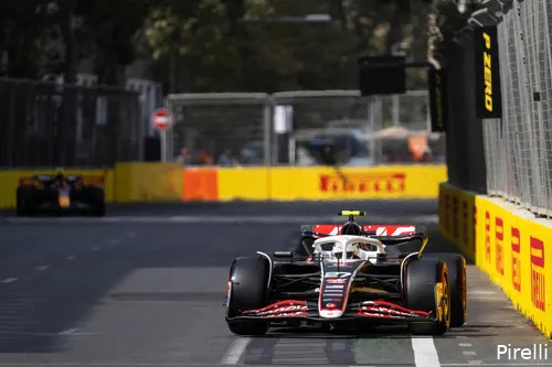 Hülkenberg in actie in Azerbeidzjan.
