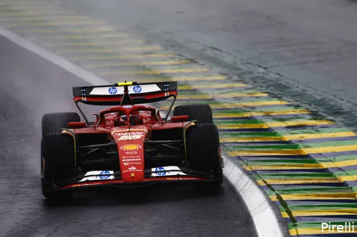 Sainz in actie tijdens de race in Brazilië