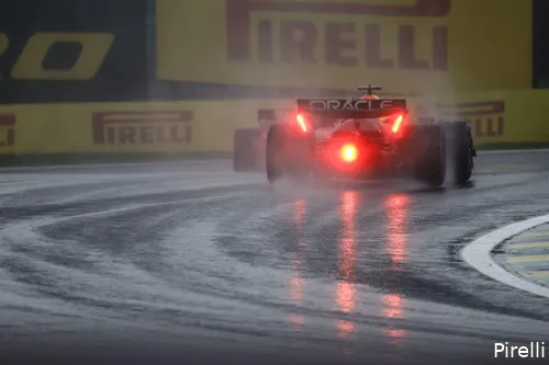 <i>Verstappen loert op zijn volgende slachtoffer.</i>