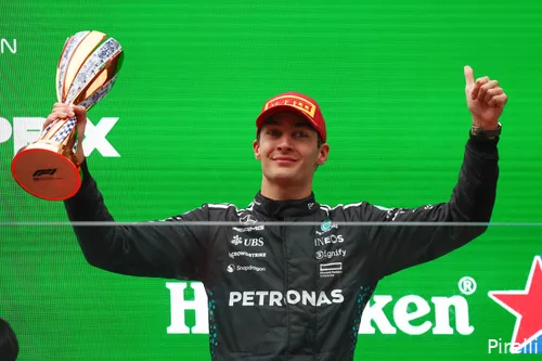 pirelli geroge russell mercedes zondag gp china 2025