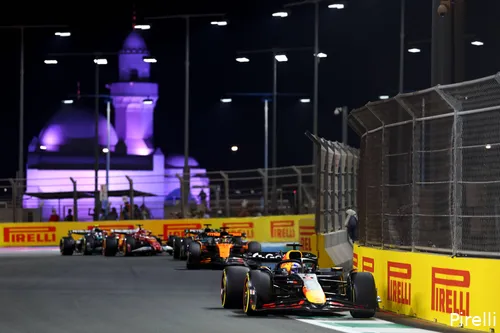 pirelli ferrari charles leclerc mclaren oscar piastri red bull racing max verstappen mercedes george russell gp saoedi arabie 2025 zondag 2 4