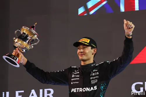 <i>George Russell lijkt voorlopig voldoende te doen om een contractverlenging af te dwingen.&nbsp;</i>