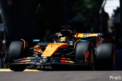 oscar piastri mclaren 2025 emilia romagna vrijdag training