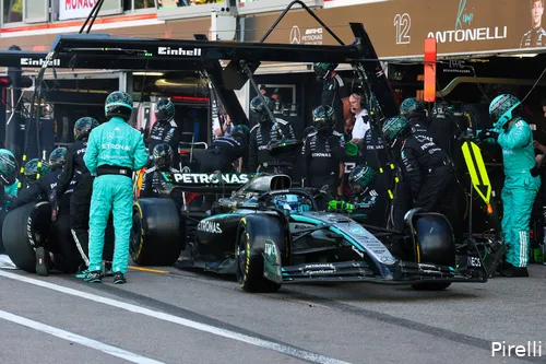 <i>Russell finishte dankzij zijn illegale actie nog bijna in de punten.</i>