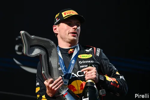 pirelli red bull racing max verstappen trofee gp emilia romagna imola 2025 zondag