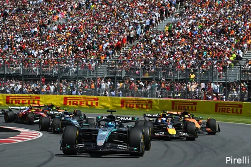 Verstappen rook aan het einde nog een kans, maar de race eindigde onder de safetycar.